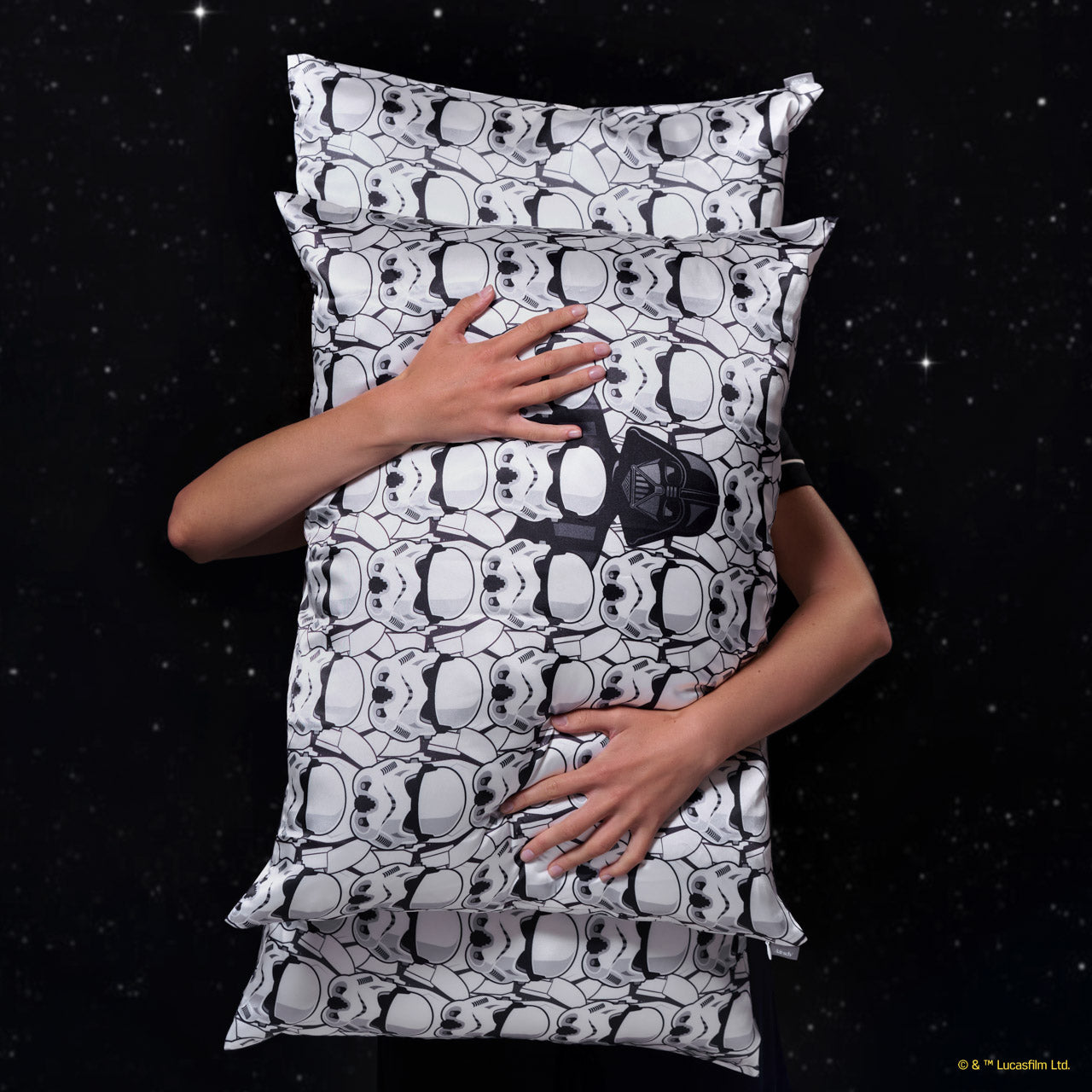 Star Wars & Kitsch Satin Pillowcase in Darth Vader & Stormtroopers - King - Image 4