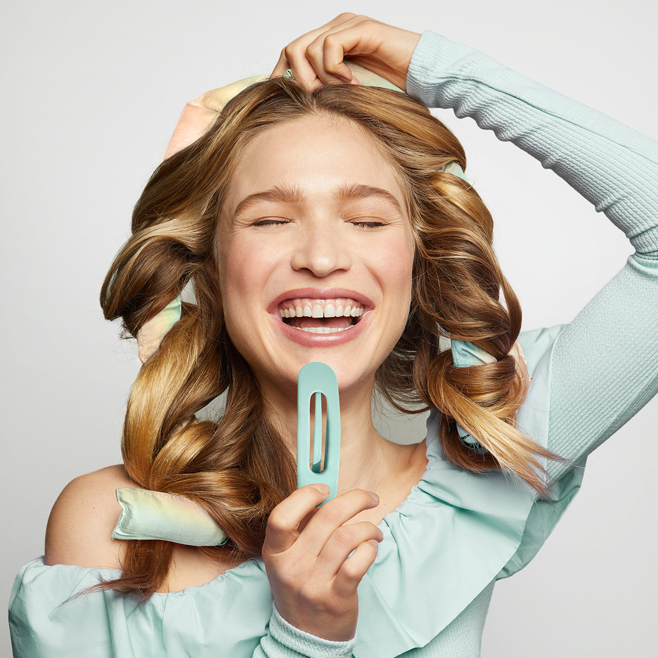 Hair Hero XL Satin Heatless Styling & Flat Lay Claw 4pc Set - Aura - Image 5